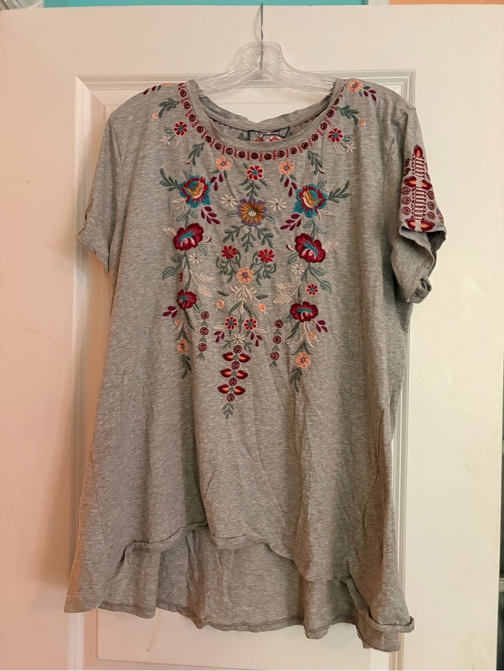 Johnny Was embroidered Gray Women’s Swing Top - Picture 9 of 9